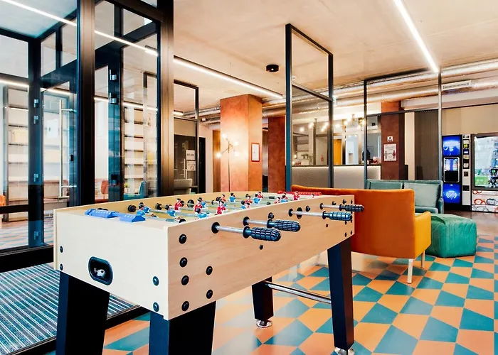 Milestone Center אכסניה *