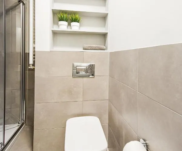 אכסניה Milestone Center *