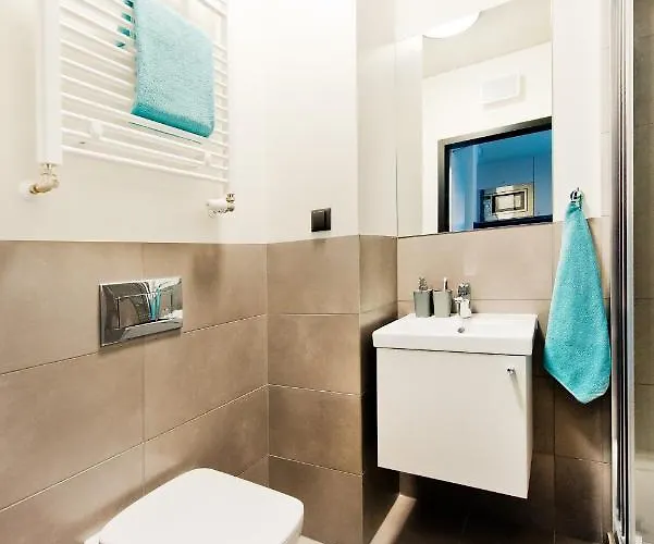 אכסניה Milestone Center