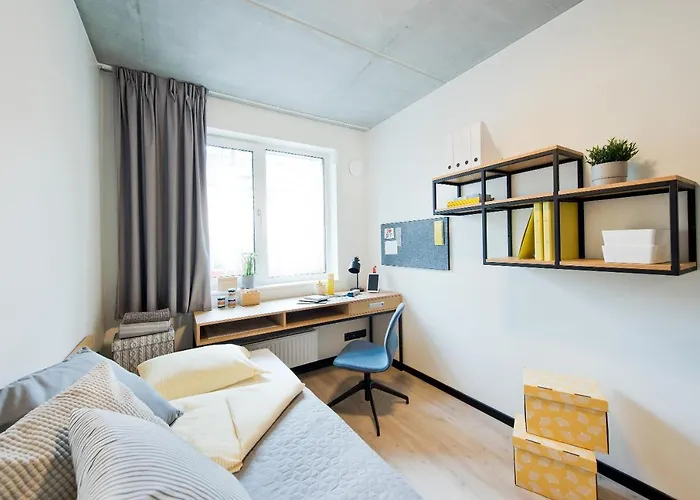 Milestone Center ホステル *